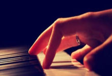 弗莱堡客场击败强敌，豪取三分大捷