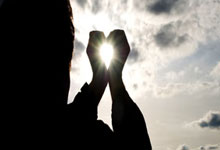 布莱顿主帅力挺球队防线，力争保持不败纪录